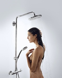 Sprchový systém Hansgrohe Croma na stěnu s termostatickou batériou chróm 27185000