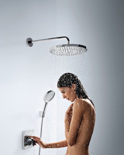 Hlavová sprcha Hansgrohe Raindance Select S na stěnu vrátane sprchového ramená biela/chróm 27378400