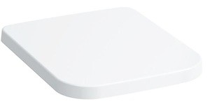WC doska z duroplastu so softclose (pomalé sklápanie) v bielej farbe a dĺžkou sedátka 44,5 cm. Rozstup upevnenie 20 cm.