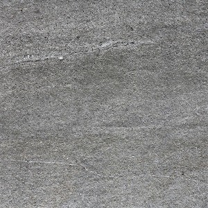 Mrazuvzdorná a rektifikovaná dlažba v šedej farbe v imitácii kameňa o rozměru 59,8x59,8 cm a hrúbke 20 mm s matným povrchom. Vhodné do exteriéru, určené predovšetkým na inštaláciu na terče, do stierku či trávnika, prípadne možno aj lepiť cementovými lepidlami na to určenými. S veľkými rozdielmi v odtieni farieb, štruktúry povrchu a kresby.