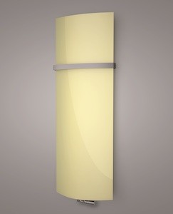 Radiátor pre ústredné vykurovanie v žltej farbe. Rozmer radiátora 62x181 cm.