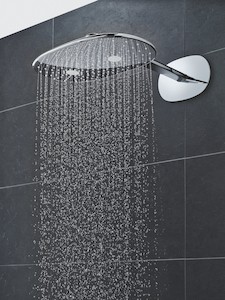 Hlavová sprcha Grohe Rainshower SmartControl vrátane sprchového ramená chróm 26450000