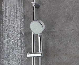 Sprchový systém Grohe New Tempesta Cosmop. System s termostatickou batériou chróm 27922000