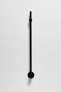 Sušák Ručníků elektrický v čiernej farbe. Rozmer radiátora 9x150 cm.