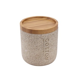 Box na kozmetické tampóny alebo iné potreby. Farba pieskovo béžová. Materiál polyresin, bambus. drevo.