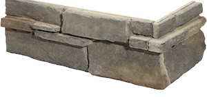 Roh kamenného obkladu z betónu svojim vzhľadom a štruktúrou verne imituje prírodný kameň  v šedej farbe o rozmere 11,7x32,5x15 cm.