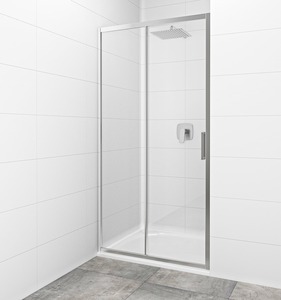Sprchové dveře bez madiel a vaničky v lesklom chróme, výplň je z číreho skla bez dekoru. S povrchovou úpravou Easy Clean, ktorá uľahčuje čistenie a minimalizuje usadzovaniu vodného kameňa. Posuvný systém otvárania. Ľavá i pravá orientácia.
