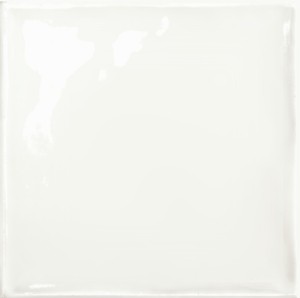 Obklad v bielej farbe o rozměru 15x15 cm a hrúbke 7 mm s lesklým povrchom. Vhodné iba do interiéru.