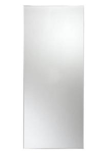 Obdĺžnikové zrkadlo s fazetou o rozmere 70x90 cm. Orientácia zrkadla na výšku aj na šírku.